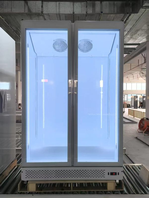 Refrigerador congelador exhibidor de bebidas energéticas con puerta de vidrio vertical de alta conexión comercial para supermercado, refrigerado por aire